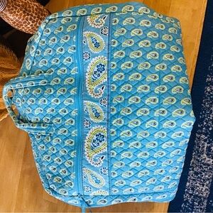 VERA BRADLEY Large Paisley Quilted Garment Bag